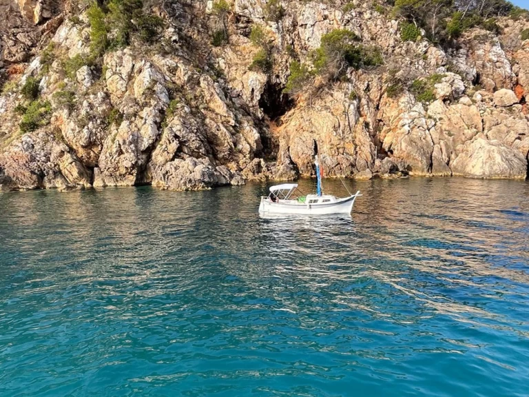 Pronájem lodi Plastic Siller Superpescadou v Portinatx na Samboatu
