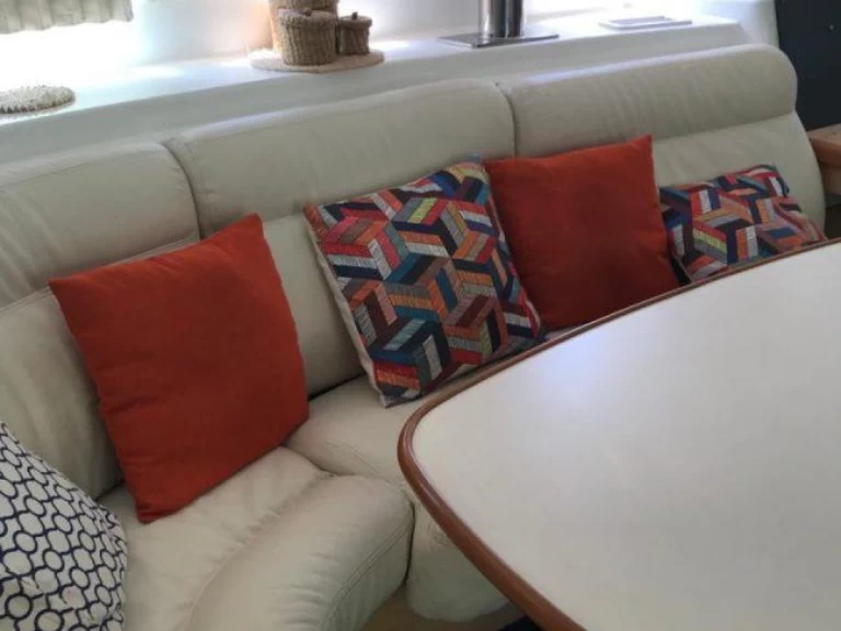 Pronájem Katamarán Custom Made s licencí