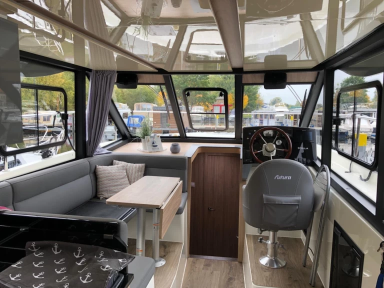 Říční loď k pronájmu v Rheinsberg za nejlepší cenu