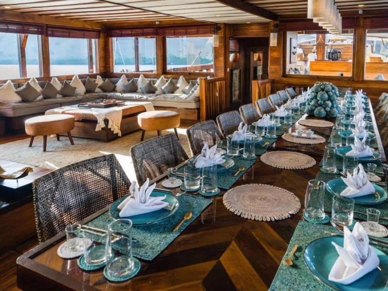  Prana by Atzaro jednotlivci a charterové společnosti v Sorong