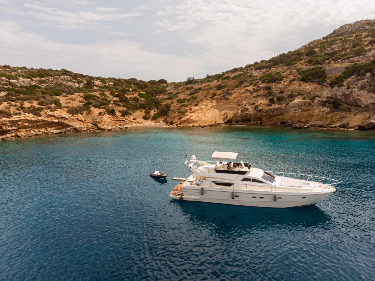 Pronajmout si Ferretti Ferretti 165 Fly v Glyfada