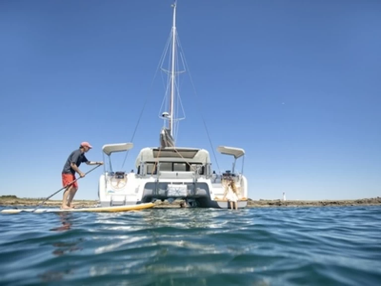 Excess Excess 11 jednotlivci a charterové společnosti v Phuket (City)