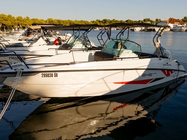 Pronájem lodi Šibenik  lákavé ceny Northmaster 685 Cruiser