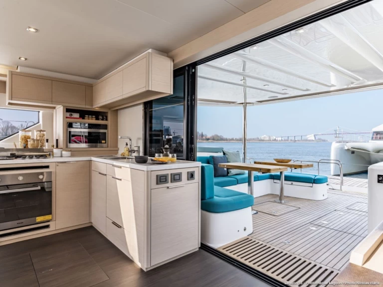 Pronajmout si Lagoon Lagoon 55 - 4 + 2 cab. v Palma de Mallorca