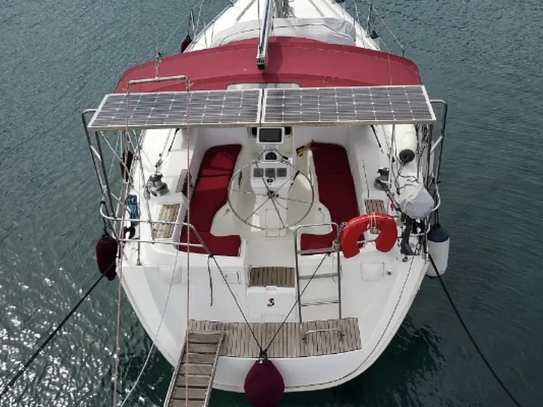 Pronajmout Plachetnice se skipperem či ne Bénéteau v Kallithéa