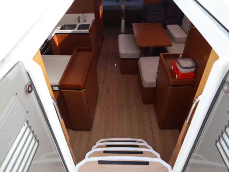 Plachetnice k pronájmu v Ligia za nejlepší cenu