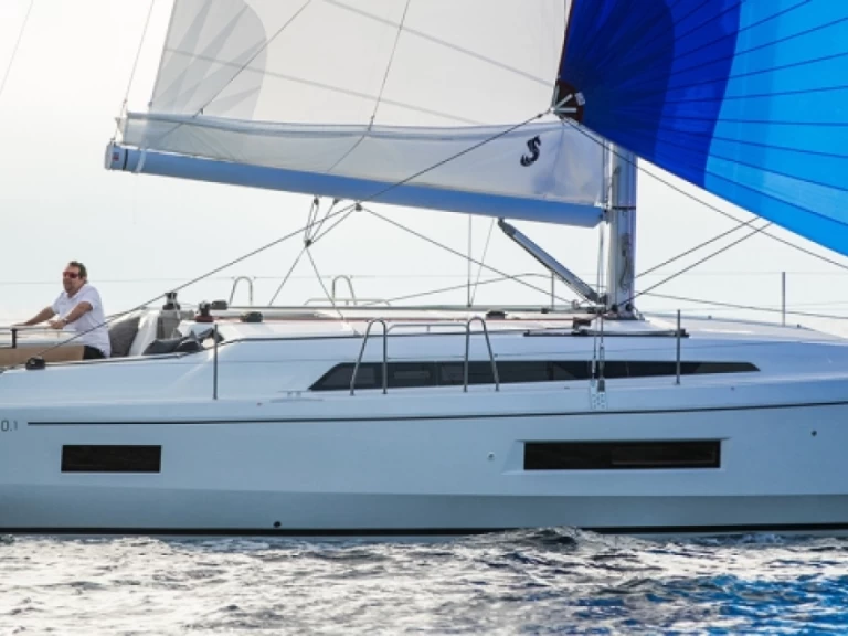 Pronajmout si Bénéteau Oceanis 40.1 v Trogir
