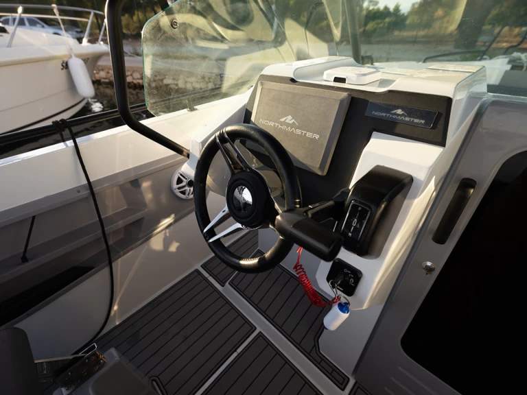 Pronájem Motorová loď v Šibenik  -Northmaster Northmaster 685 Cruiser