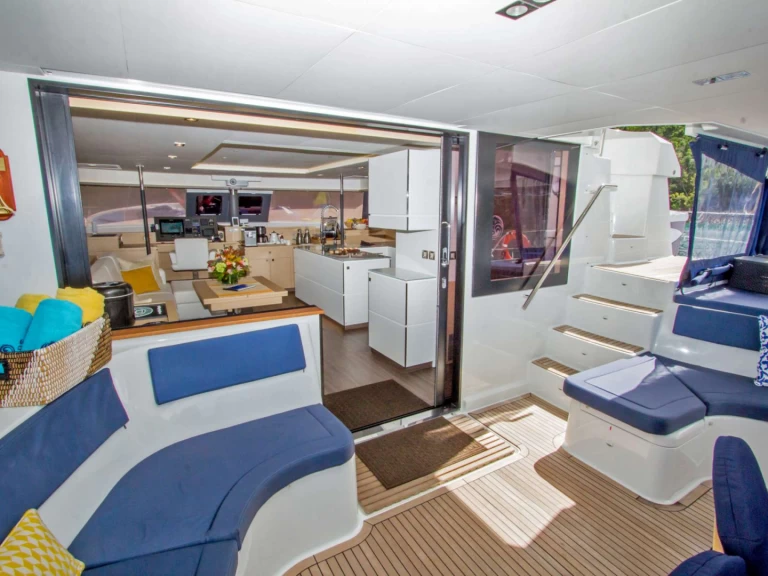 Pronájem Jachta Fountaine Pajot s licencí