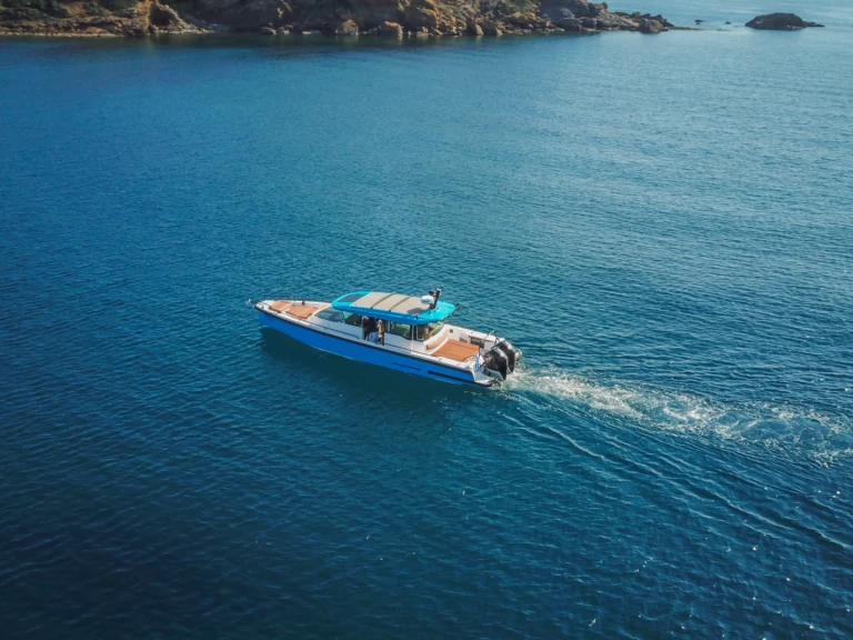 Pronájem lodi Axopar Axopar 37 XC Cross Cabin v Chaniá na Samboatu