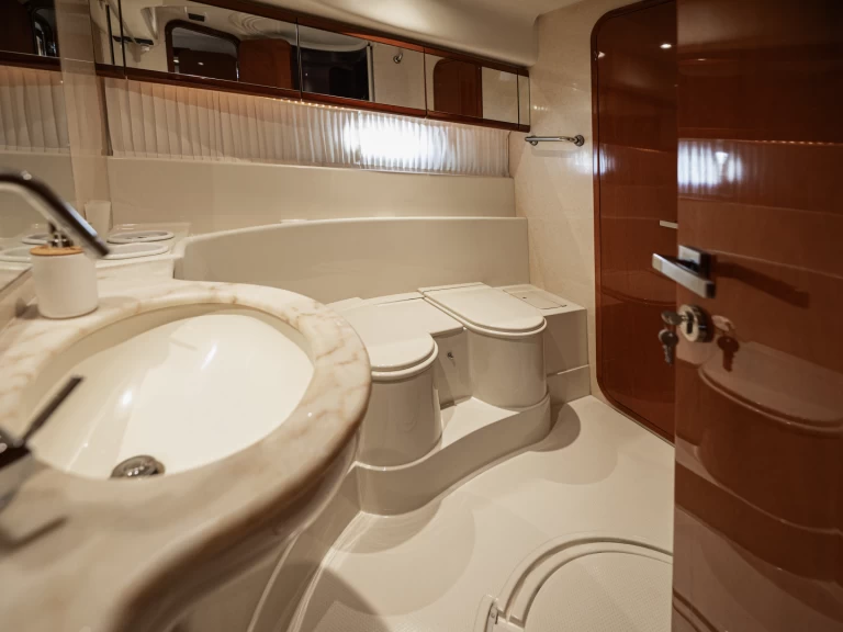 Pronajmout si Ferretti Ferretti 165 Fly v Glyfada