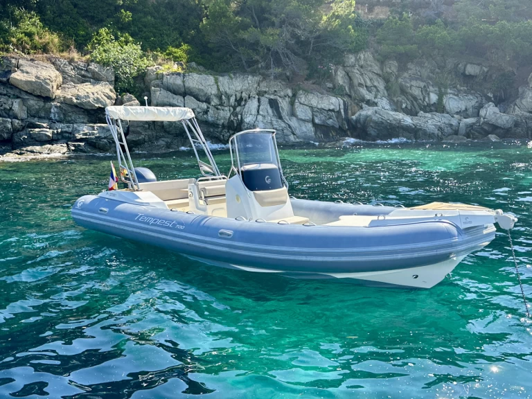 Capelli Tempest 700 jednotlivci a charterové společnosti v Roses