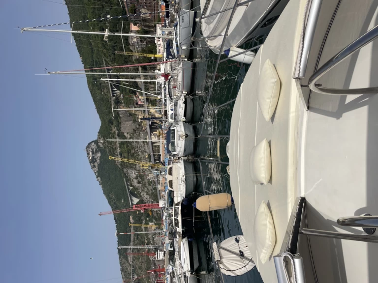 Pronajmout si Cranchi Zaffiro 34 v Salerno