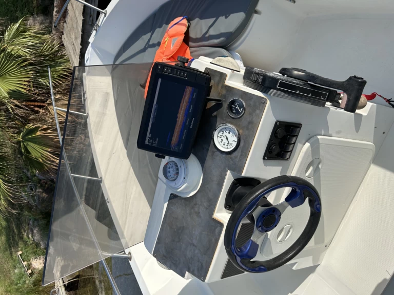 Salpa Salpa Soleil 23 jednotlivci a charterové společnosti v Sète