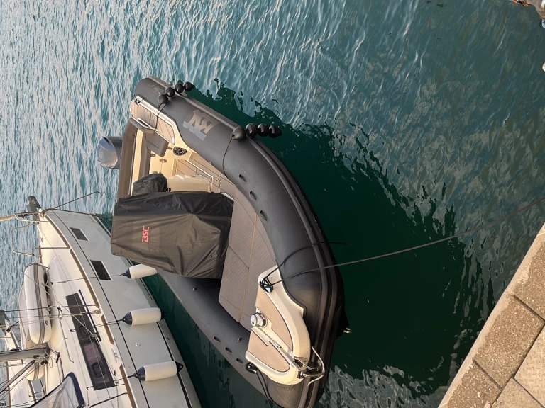 Pronajmout Polotuhá loď se skipperem či ne Bsc v Marina di Portorosa