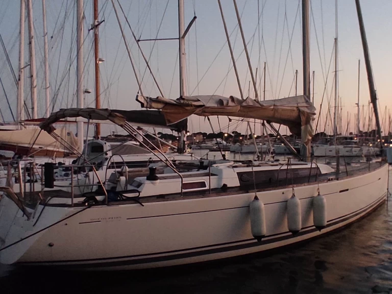 Pronájem lodi Dufour Dufour 485 Grand Large v Port de Hyères (St Pierre) na Samboatu