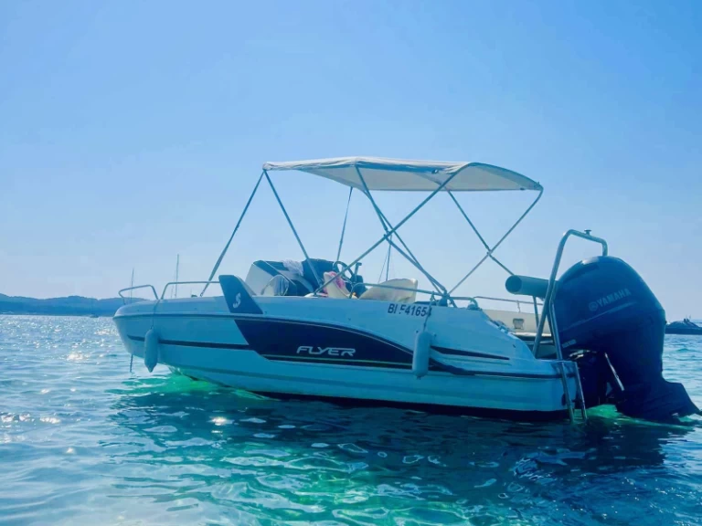 Pronájem lodi Bénéteau Flyer 6.6 SUNdeck v Hyeres na Samboatu