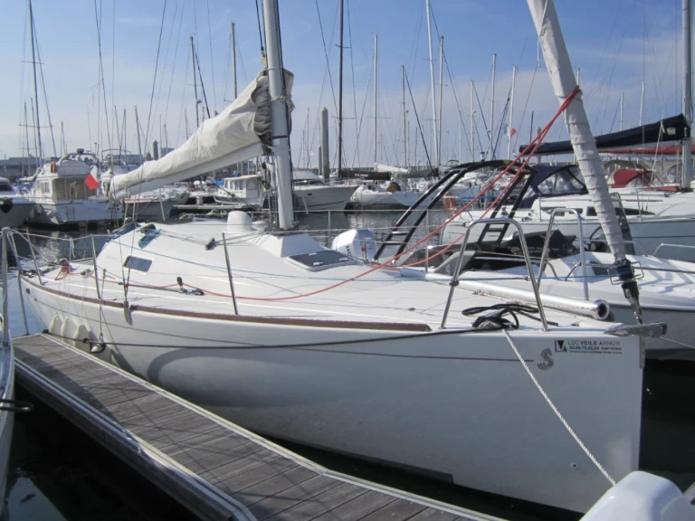 Pronajmout si First 27.7 (2 cab) First 27.7 v Port-Haliguen