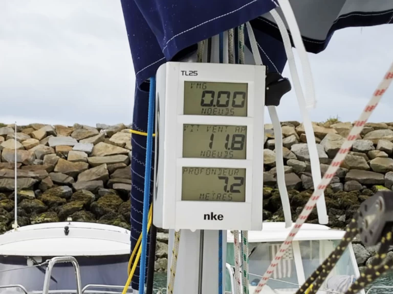 Pronájem lodi Port-Haliguen lákavé ceny First 27.7