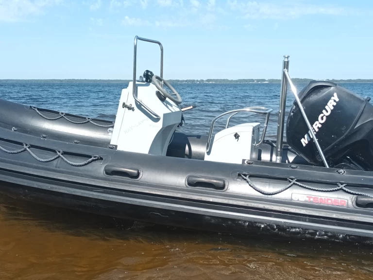 Pronájem lodi 3D Tender Defender 490 v Lacanau na Samboatu