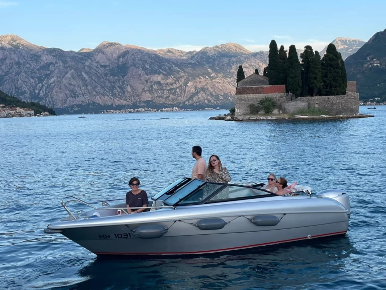 Pronájem lodi Herceg Novi lákavé ceny 5820