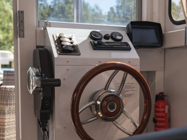 Říční loď k pronájmu v Zehdenick za nejlepší cenu