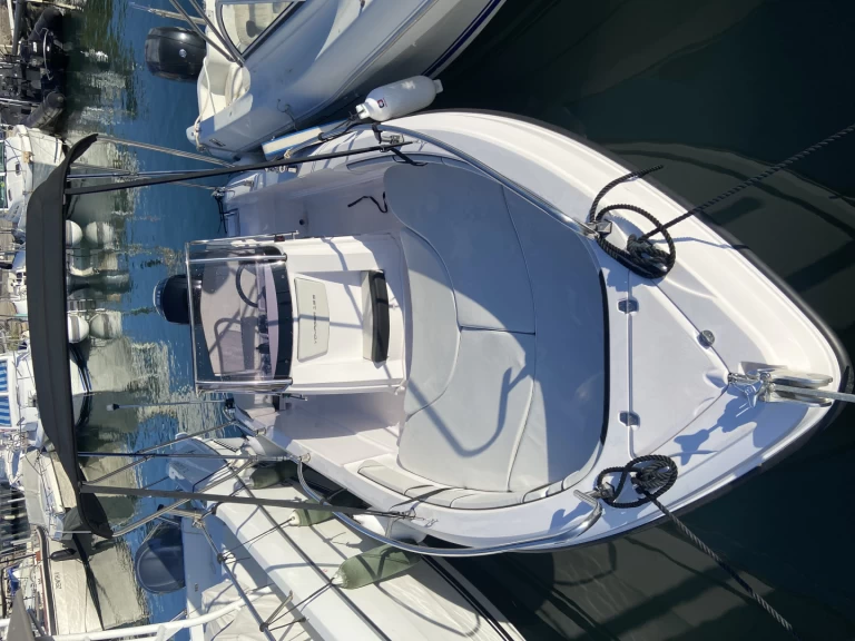 Motorová loď k pronájmu v Fréjus za nejlepší cenu