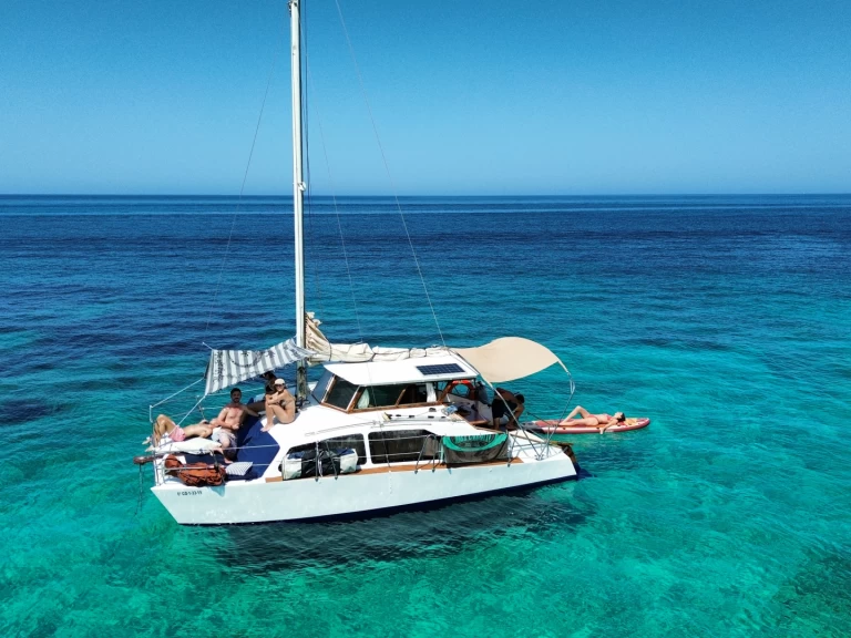 J.K. Pike &Sons LTD BOBCAT jednotlivci a charterové společnosti v La Savina