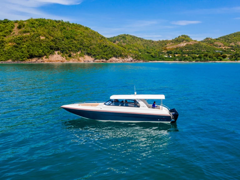 Pronajmout Motorová loď se skipperem či ne SEAT v Bo Put