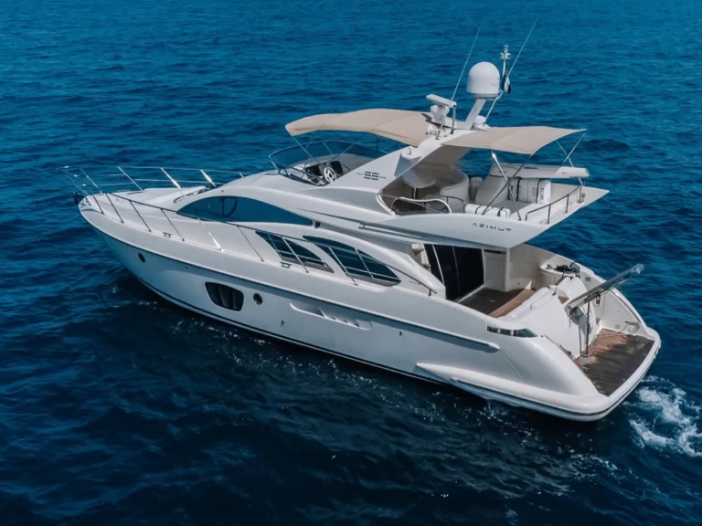 Pronájem lodi Antibes lákavé ceny Azimut 55 Fly