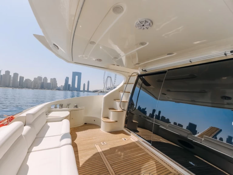 Pronájem Motorová loď Azimut s licencí