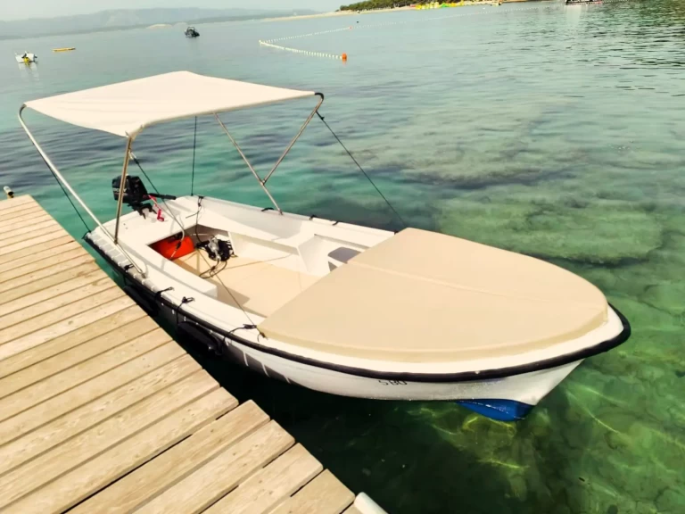 Pronajmout Motorová loď se skipperem či ne Pasara v Bol