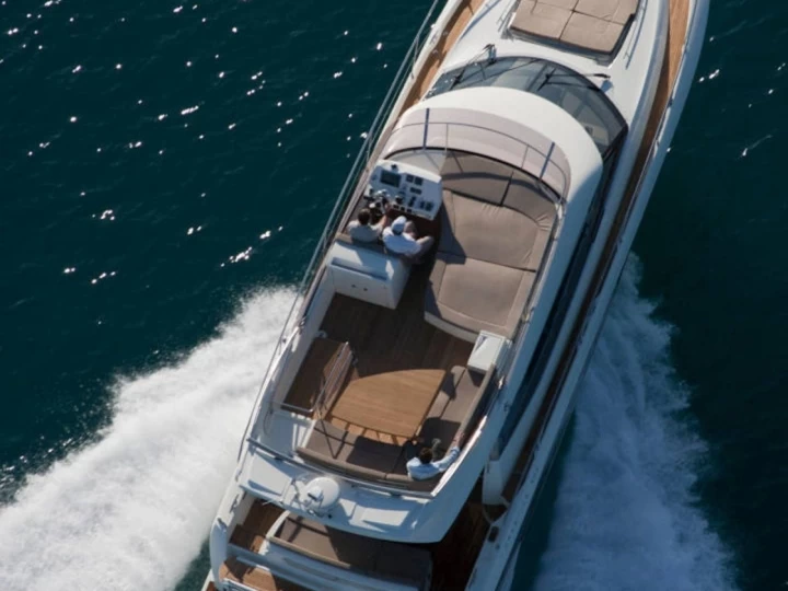 Pronájem Motorová loď Prestige s licencí