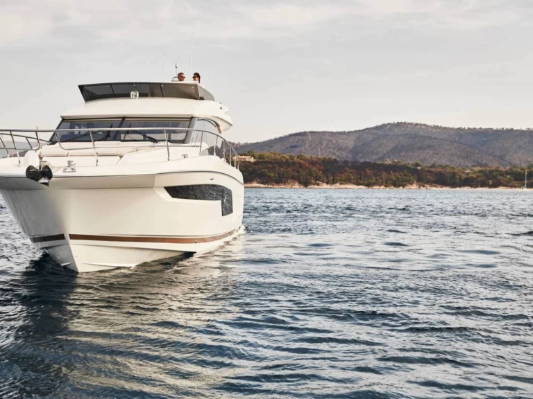 Pronajmout si Jeanneau Prestige 520 Fly v Antibes