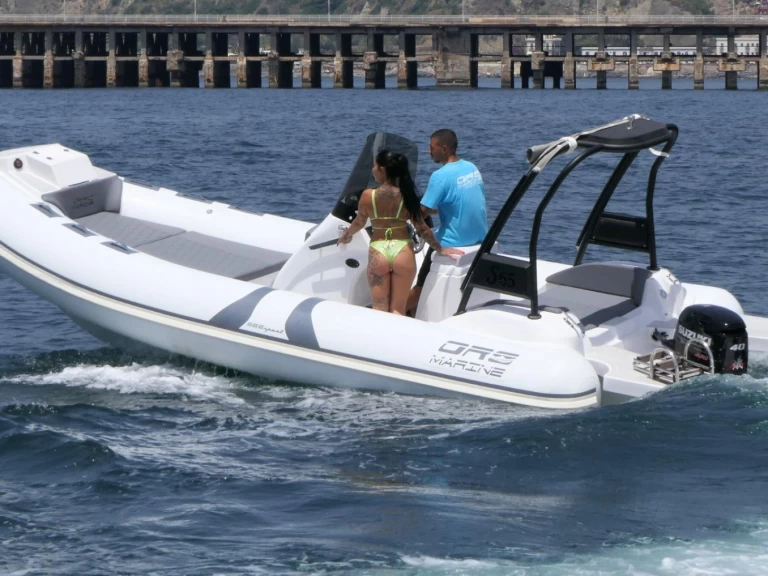 Pronájem lodi Fornells lákavé ceny Oromarine S-65