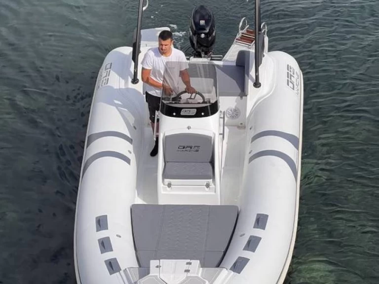 Pronájem Polotuhá loď v Fornells -Oromarine Oromarine S-65