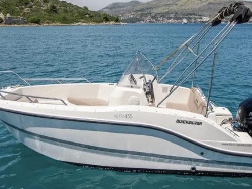 Pronajmout Motorová loď se skipperem či ne Quicksilver v Marseille