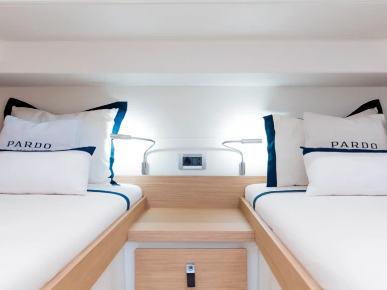 Pardo Yachts Pardo 38 jednotlivci a charterové společnosti v Beaulieu-sur-Mer