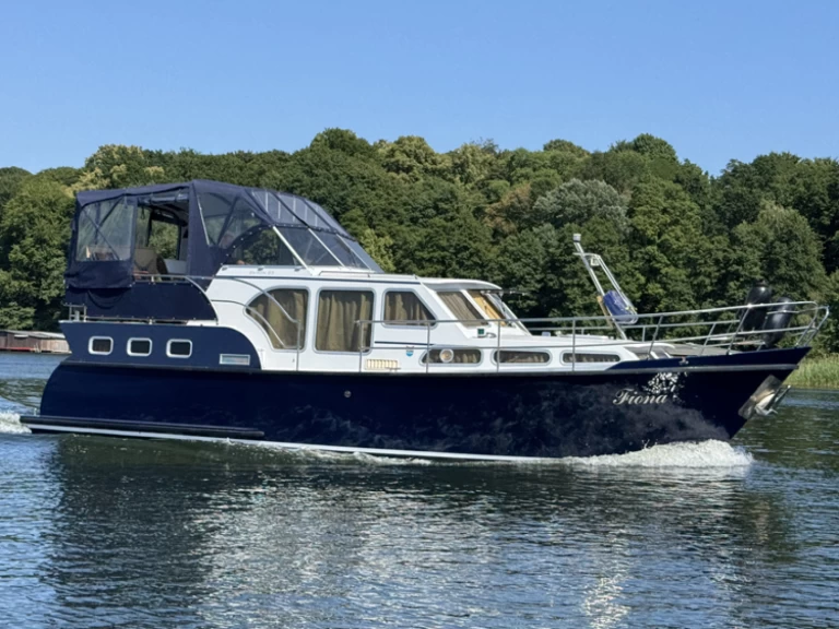 Pronajmout si FB-Yachtcharter Pedro Skiron 35 v Malchow