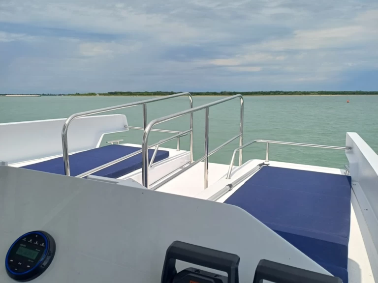 Pronajmout Motorová loď se skipperem či ne Lagoon v Caorle