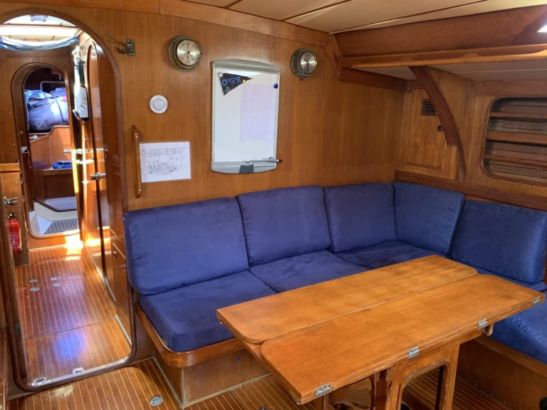 Pronájem lodi Marseille lákavé ceny Swan 57