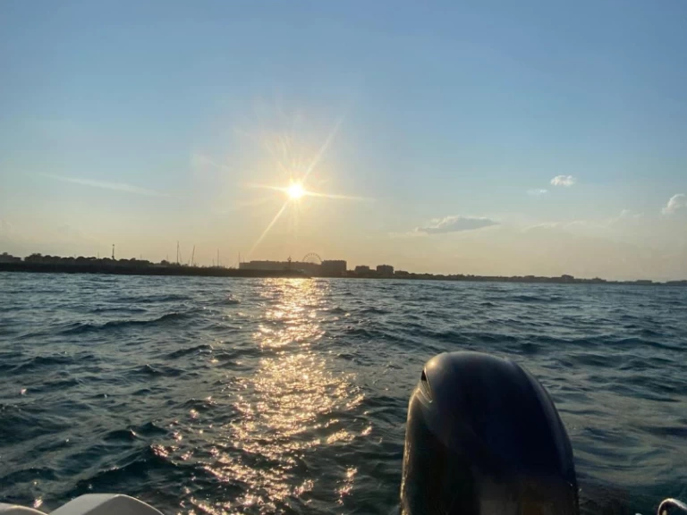 Pronájem lodi Jeanneau Cap camarat 6.5 wa s2 v Saint-Cyprien na Samboatu