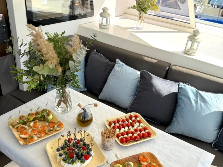 Pronájem lodi Denia lákavé ceny Nautitech 46 Fly