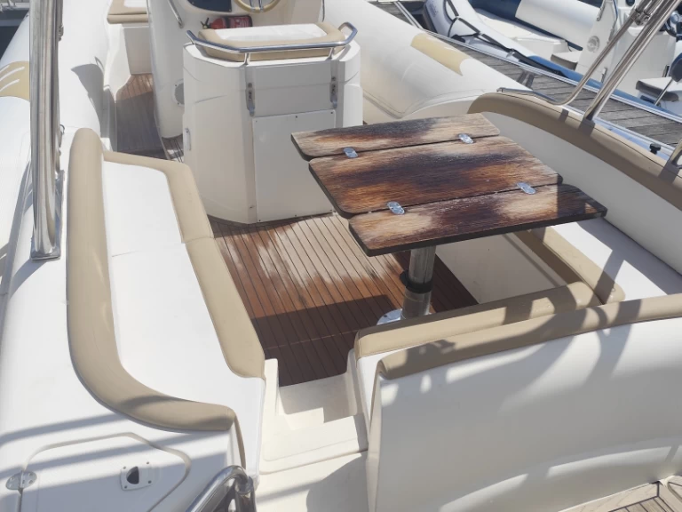 Pronájem Polotuhá loď Bsc s licencí