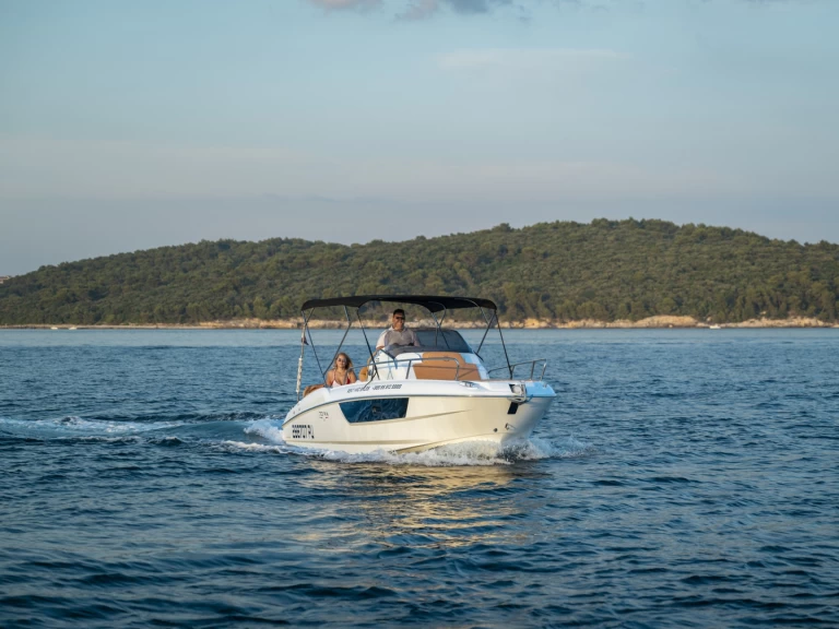 Pronájem lodi Marina Polesana lákavé ceny 7.0WA