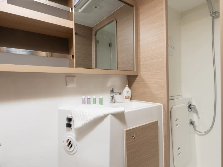 Pronájem lodi Rogoznica lákavé ceny Lagoon 42 Millenium