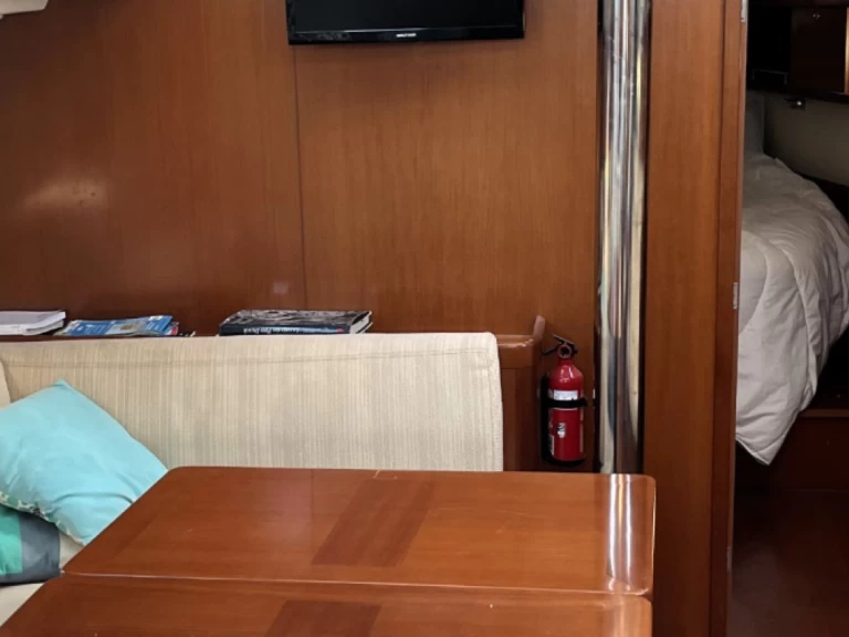 Pronájem Plachetnice Bénéteau s licencí