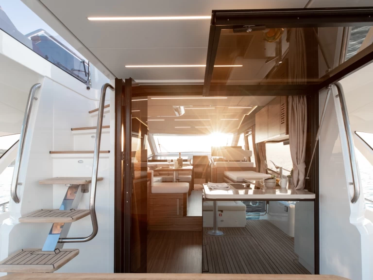 Pronajmout si Greenline Greenline 45 Fly v Setúbal