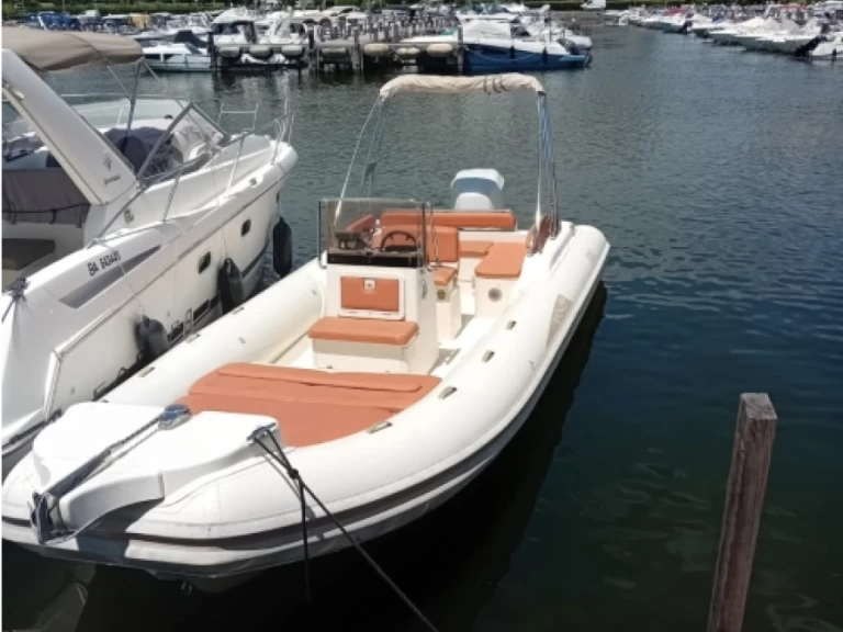 Pronájem lodi Port de Cannes Marina lákavé ceny bsc70