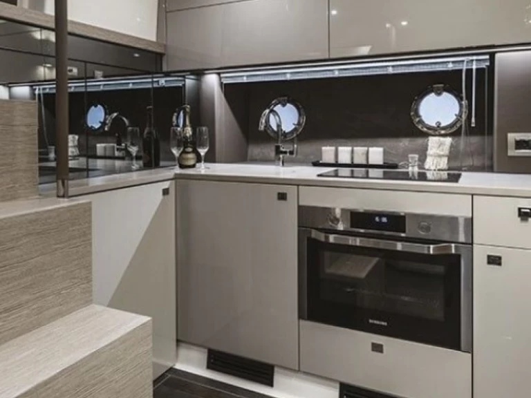 Pronájem lodi Beaulieu-sur-Mer lákavé ceny Cranchi M44 HT